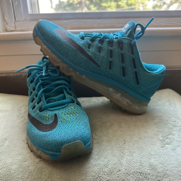 Nike sneakers - Picture 2 of 2